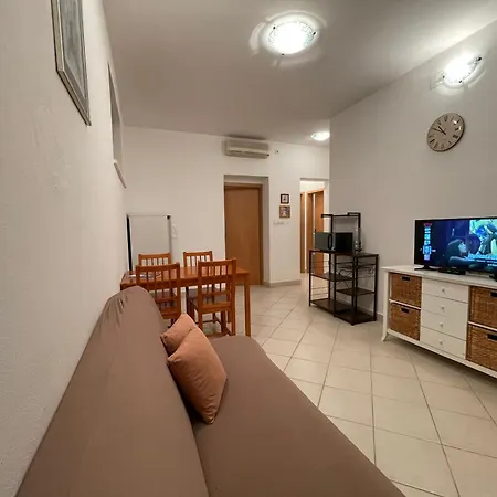 Seaview Apartment *