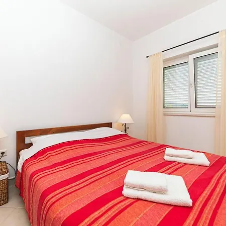 Seaview Apartament *