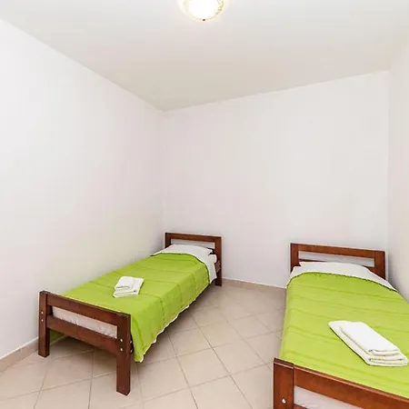 Seaview Apartment *